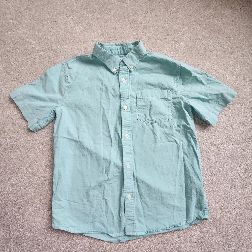 Old Navy Floral and Solid Shirts Bundle - Picture 5 of 5